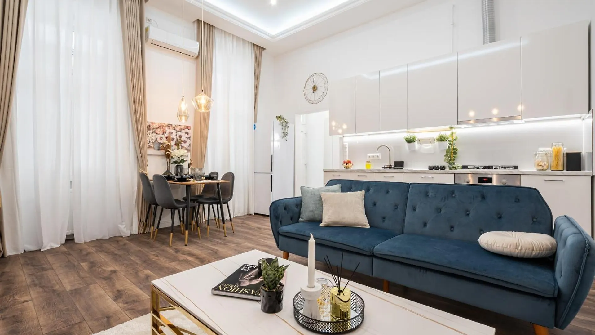 Blue Velvet Luxury Apartment Budapest